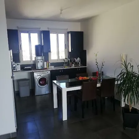 Sunset View 2 Bedroom דירה *